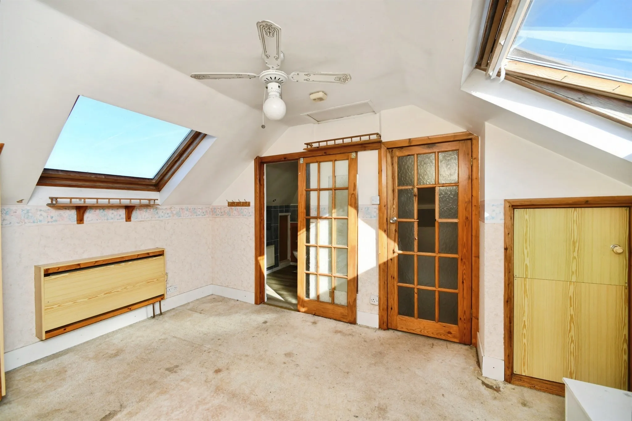 4 bed Semi-Detached Bungalow