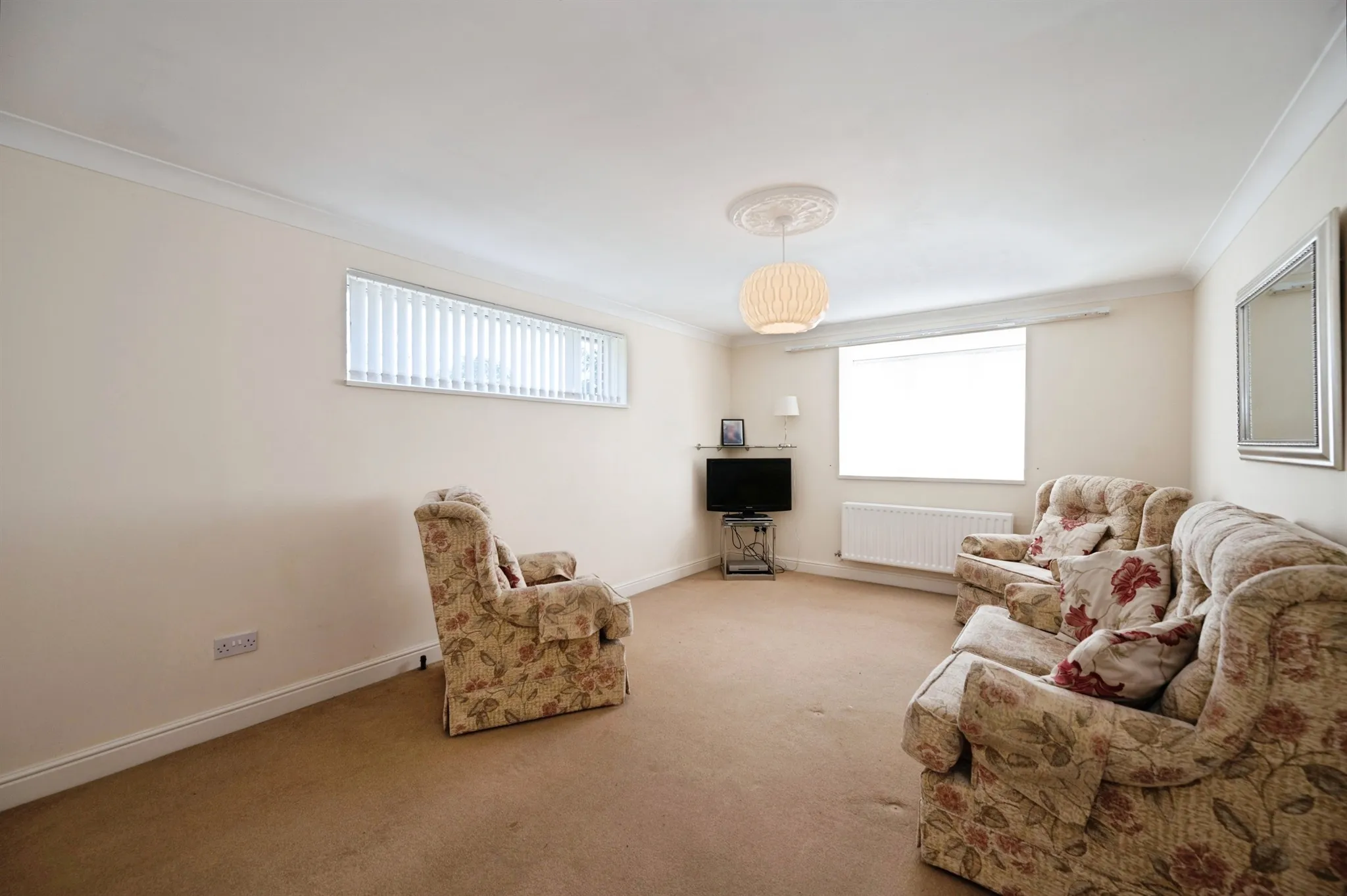 2 bed Detached Bungalow