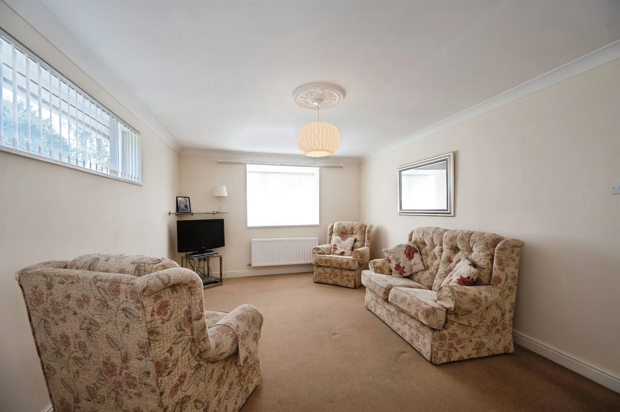 2 bed Detached Bungalow
