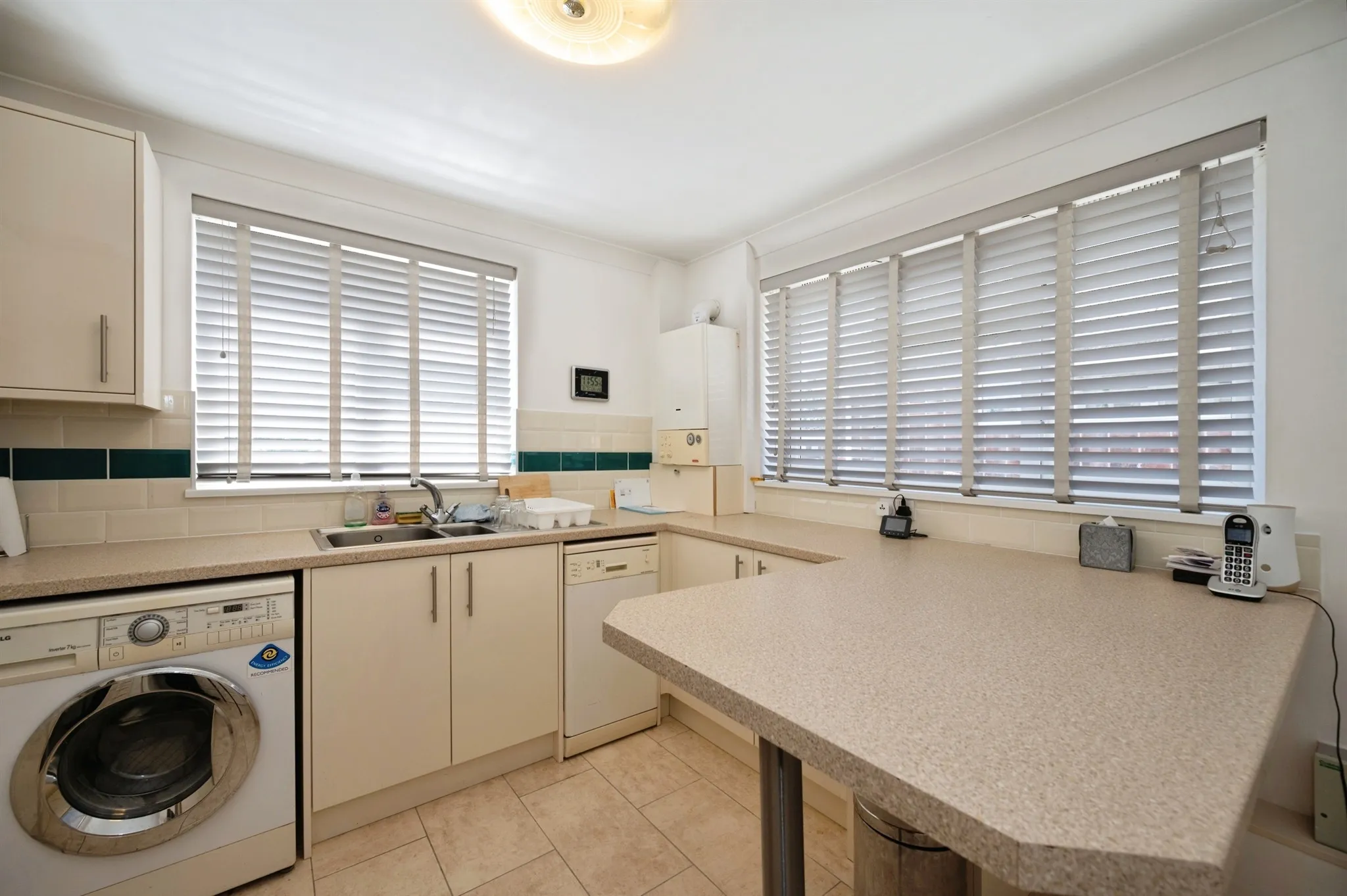 2 bed Detached Bungalow