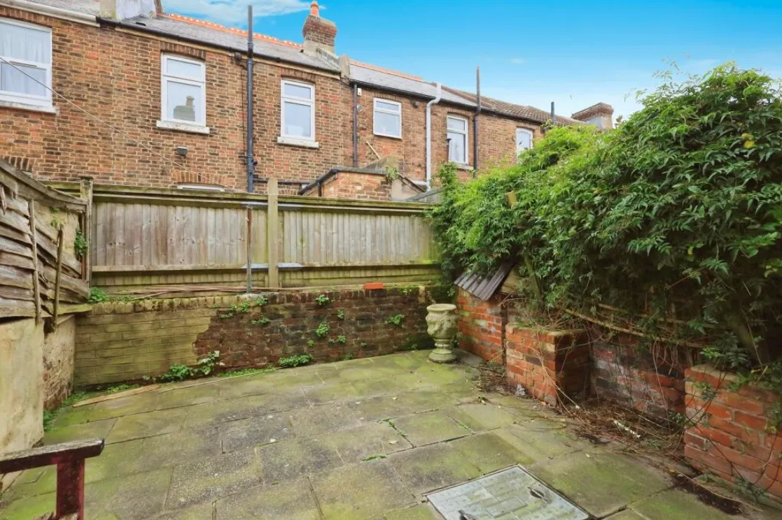 2 bed Terraced