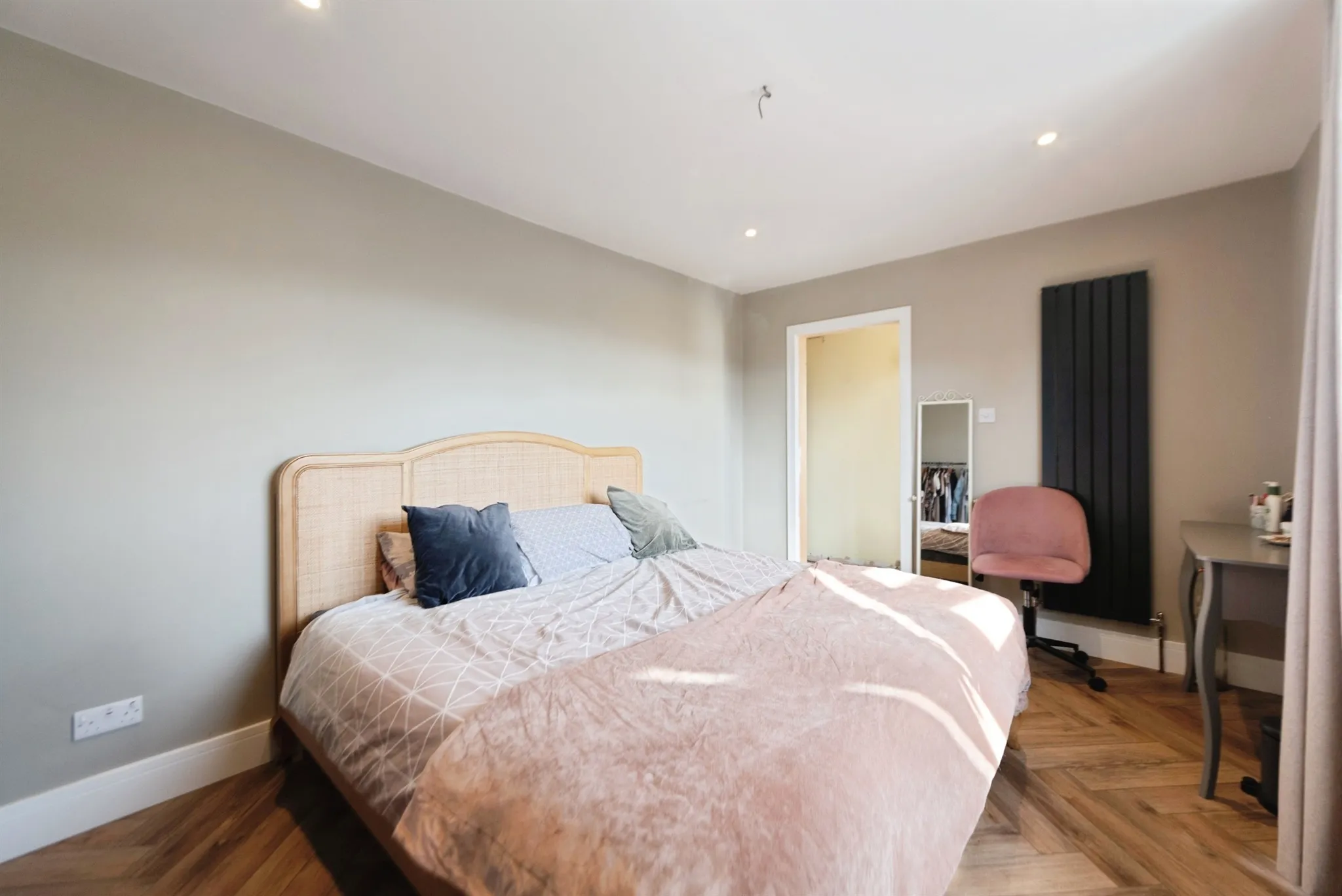 2 bed Semi-Detached Bungalow