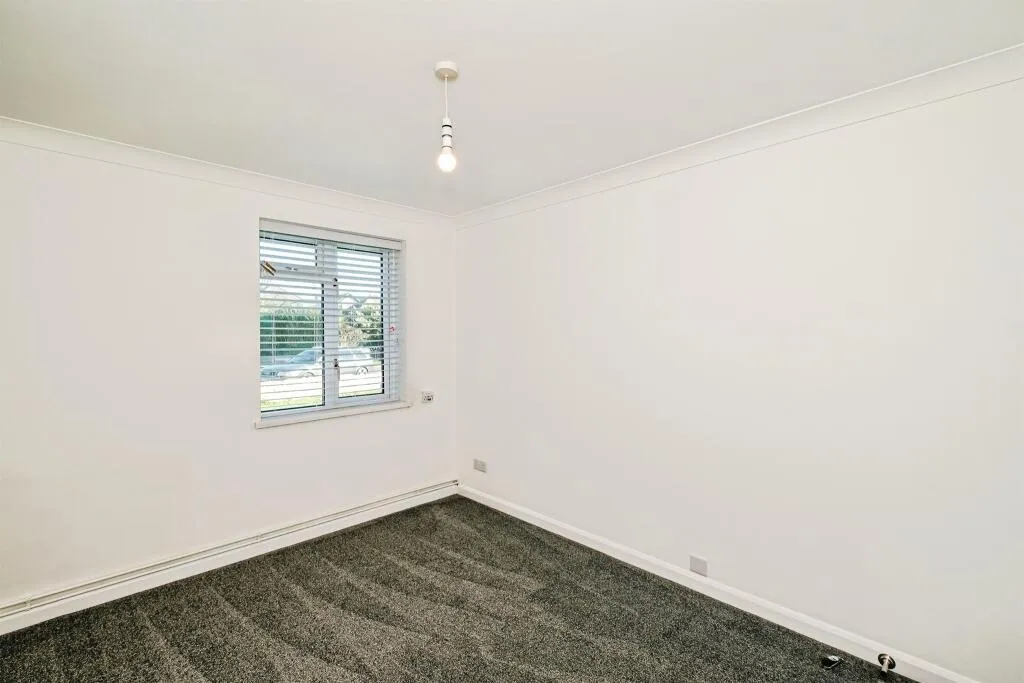2 bed Ground Flat