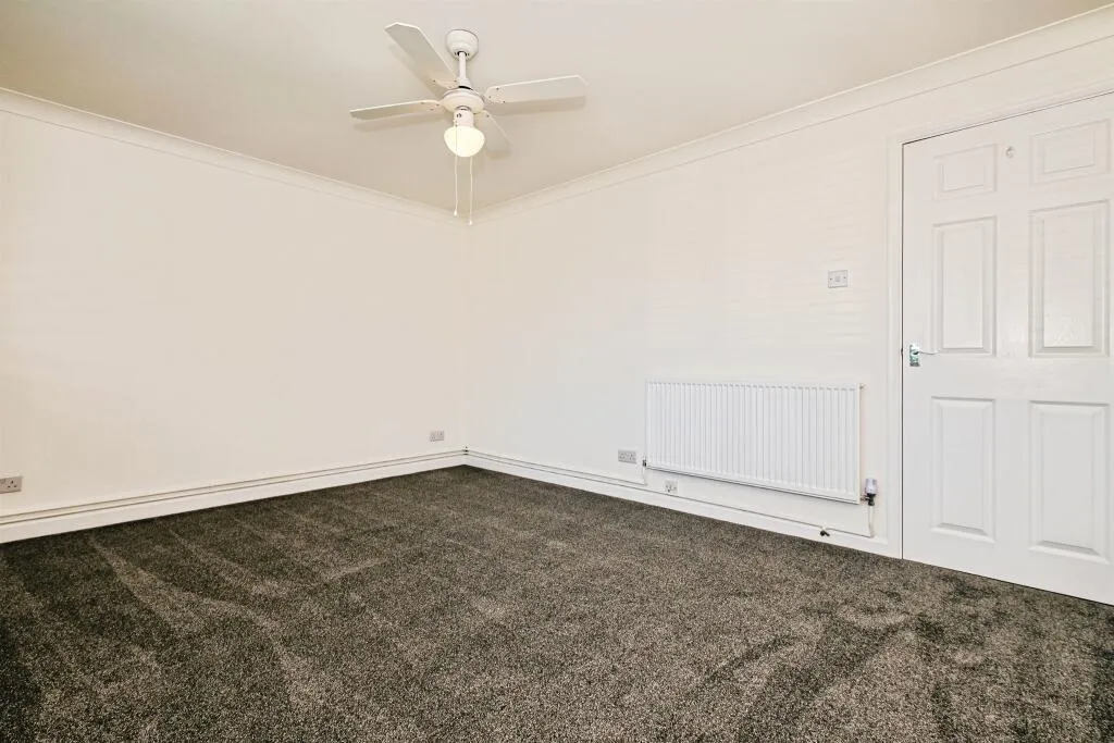 2 bed Ground Flat
