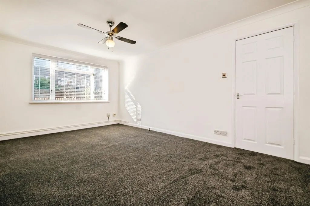 2 bed Ground Flat