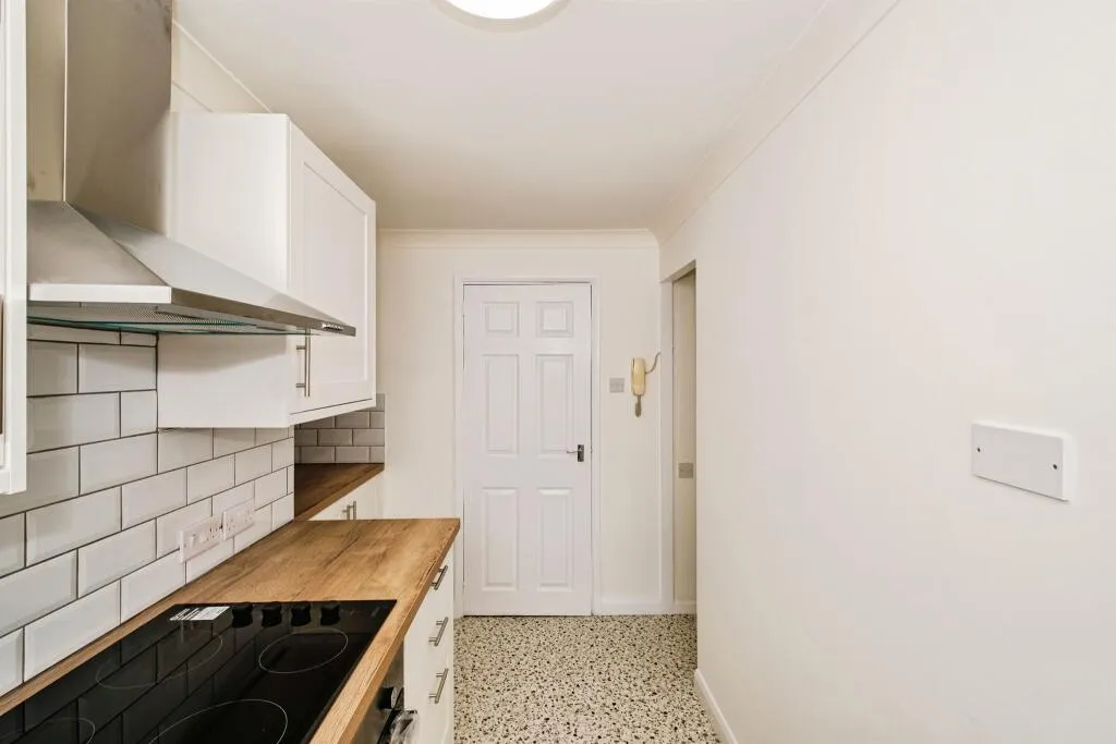 2 bed Ground Flat
