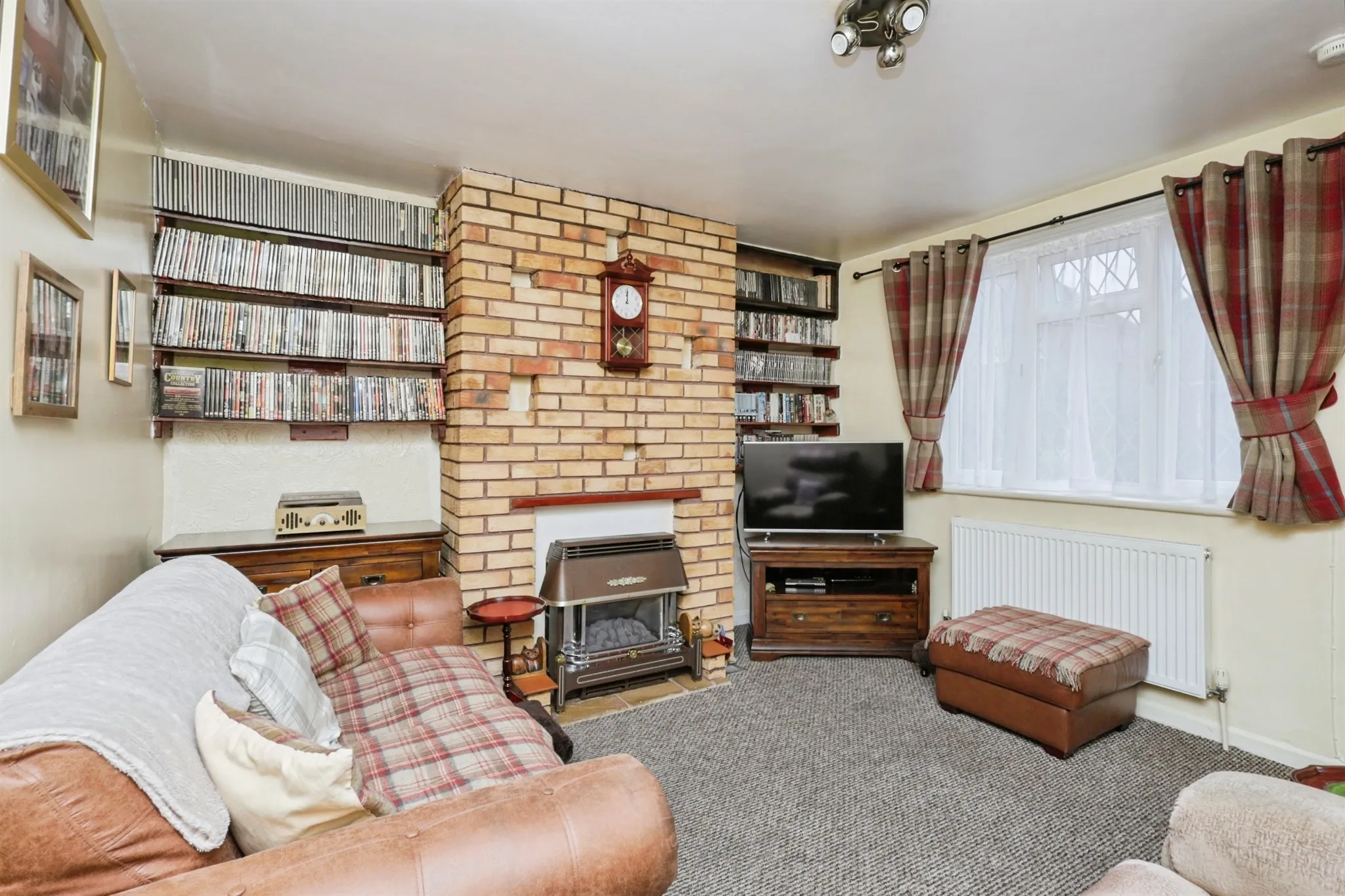 2 bed Semi-Detached