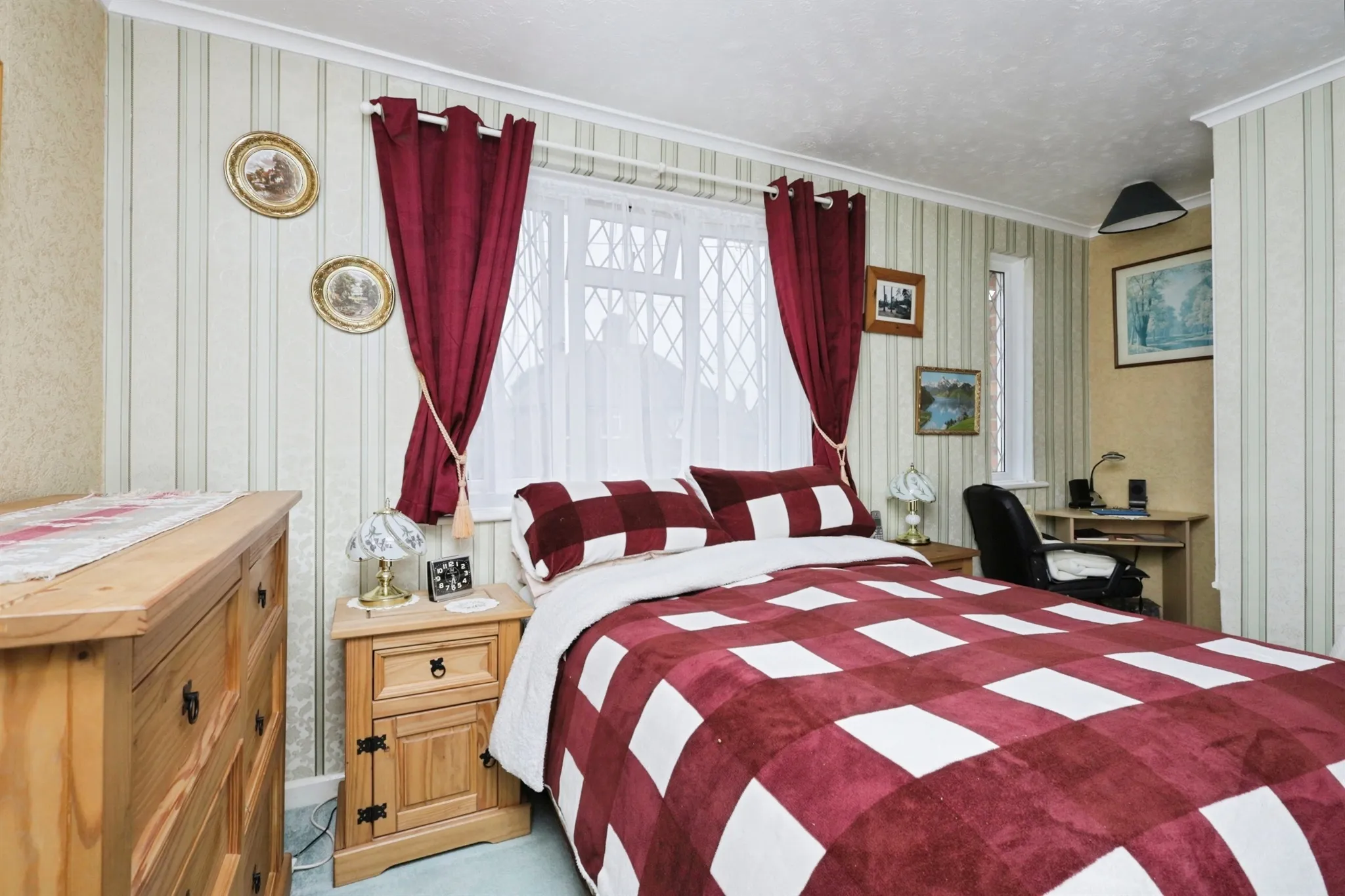 2 bed Semi-Detached