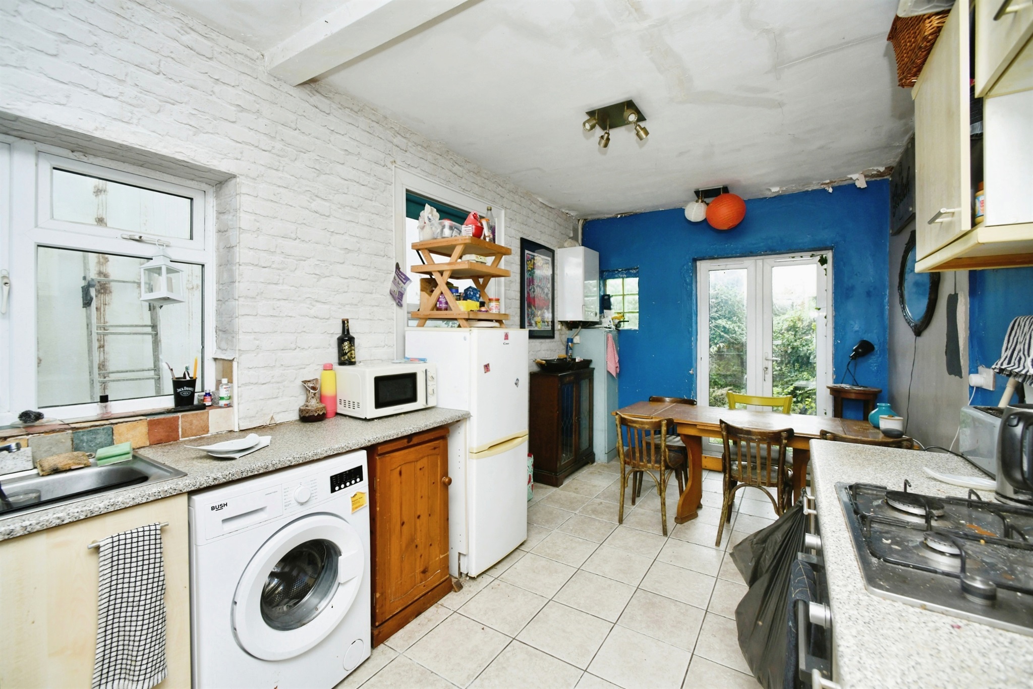 4 bed Semi-Detached