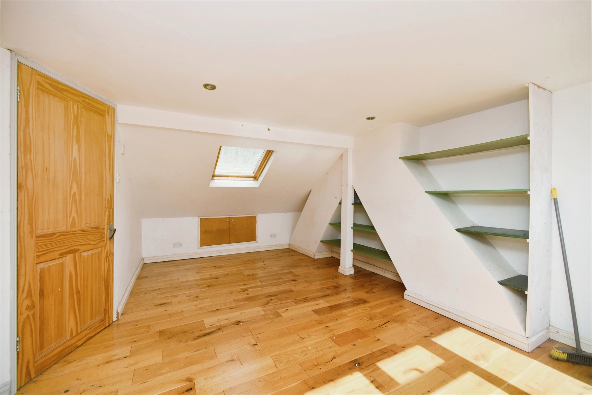 4 bed Semi-Detached