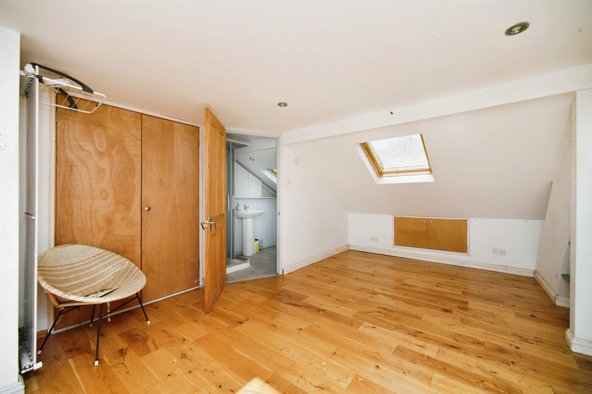 4 bed Semi-Detached