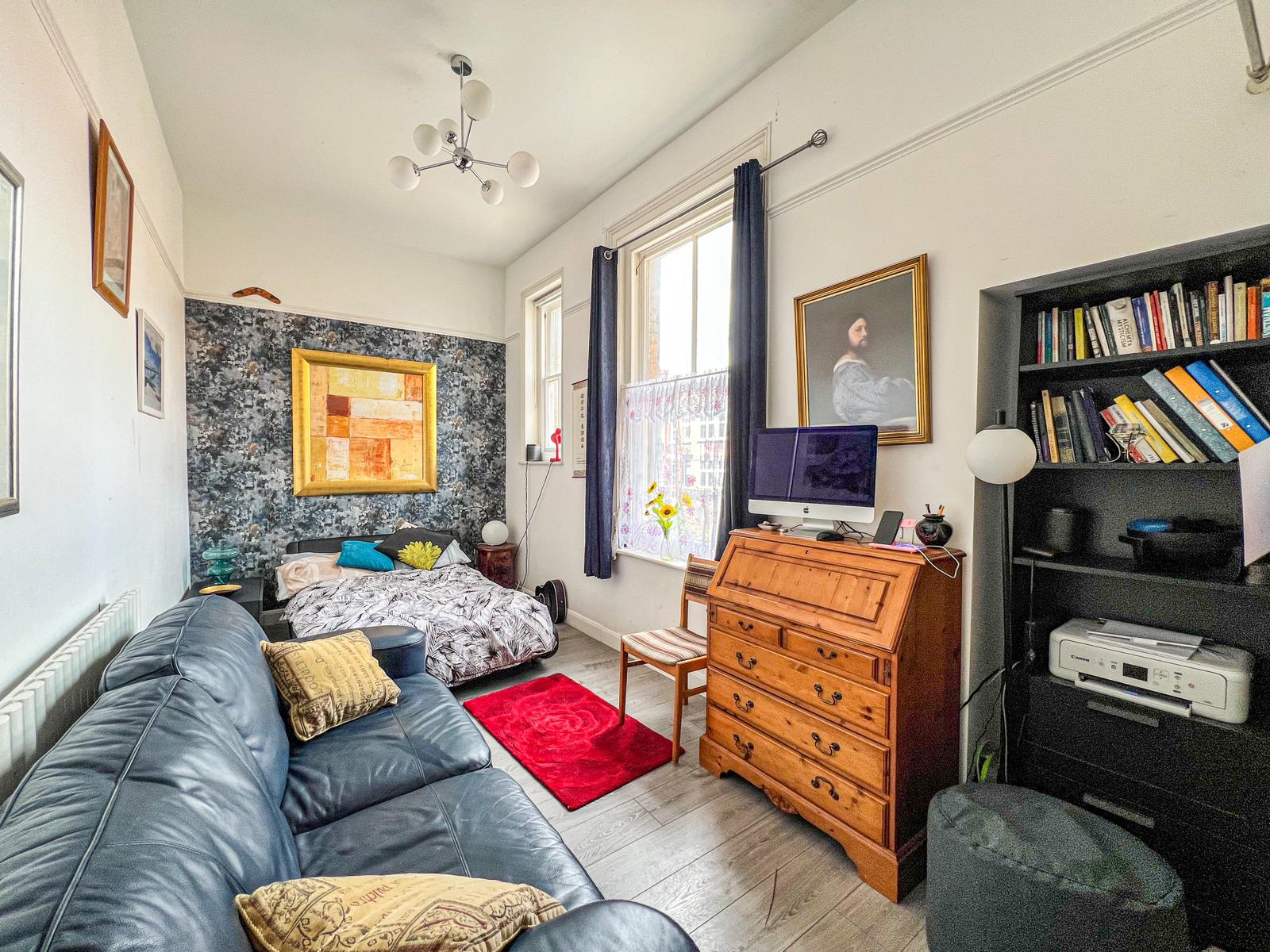 1 bed Ground Flat