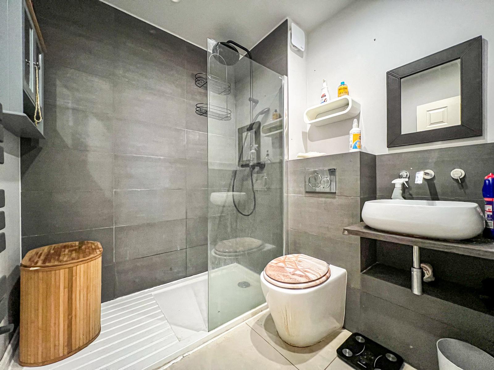 1 bed Ground Flat