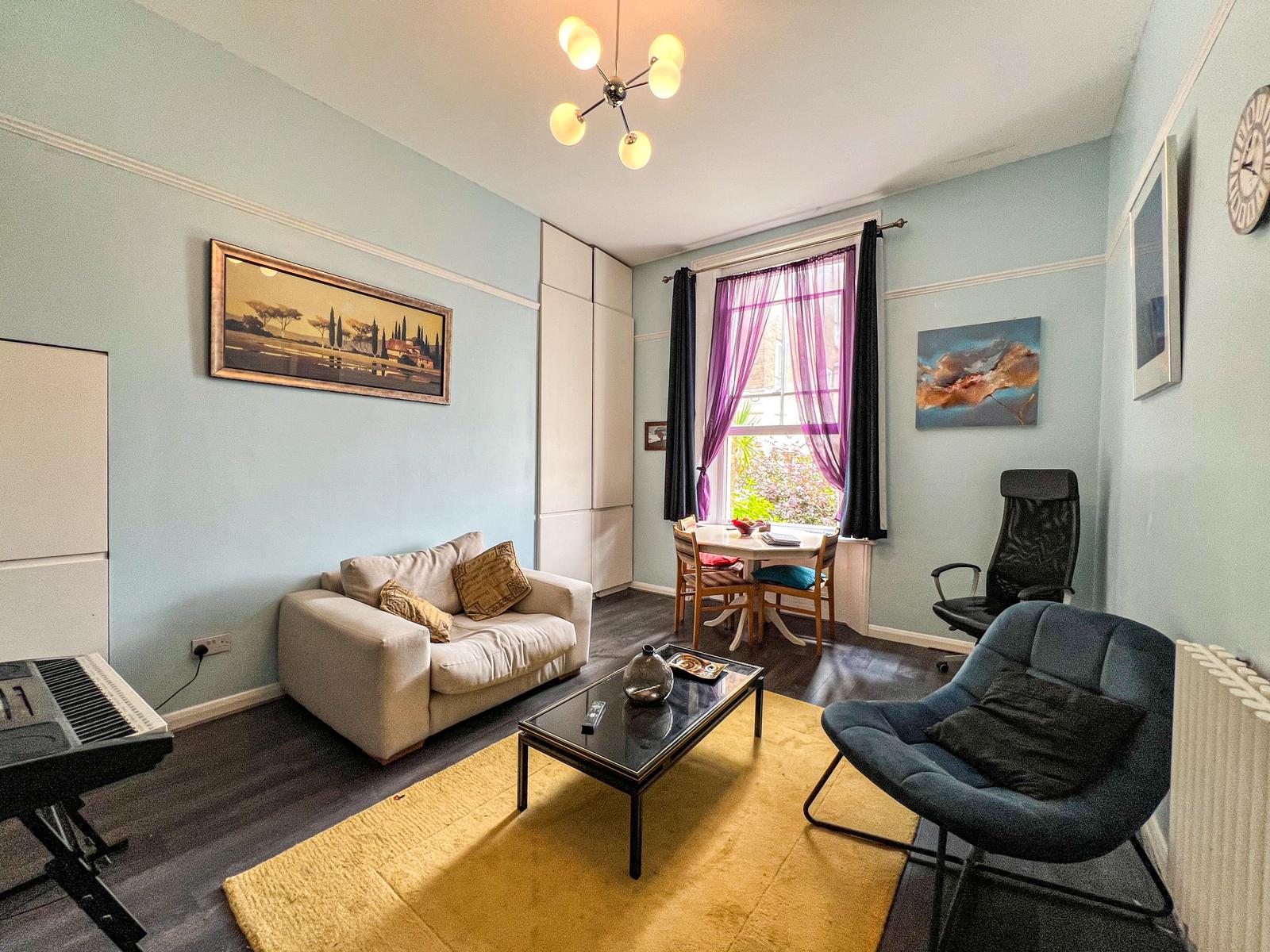 1 bed Ground Flat