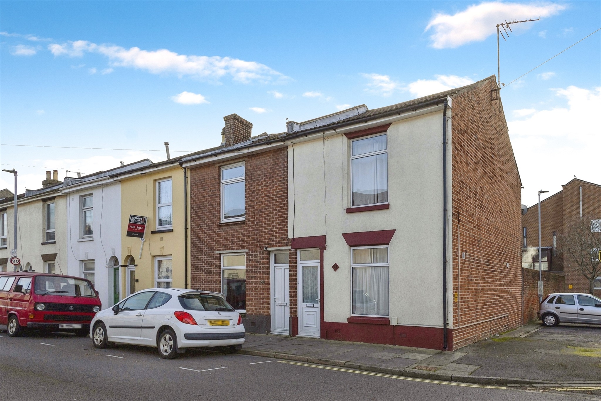 3 bed End of Terrace