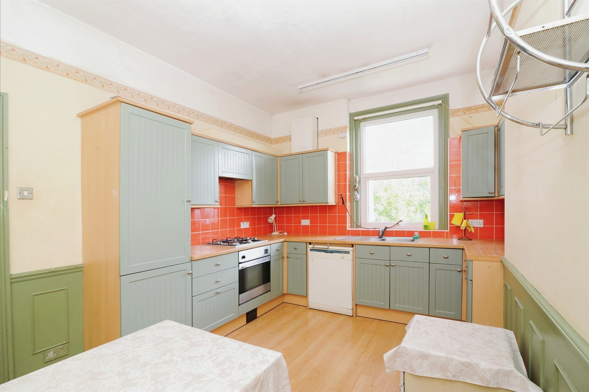4 bed Terraced