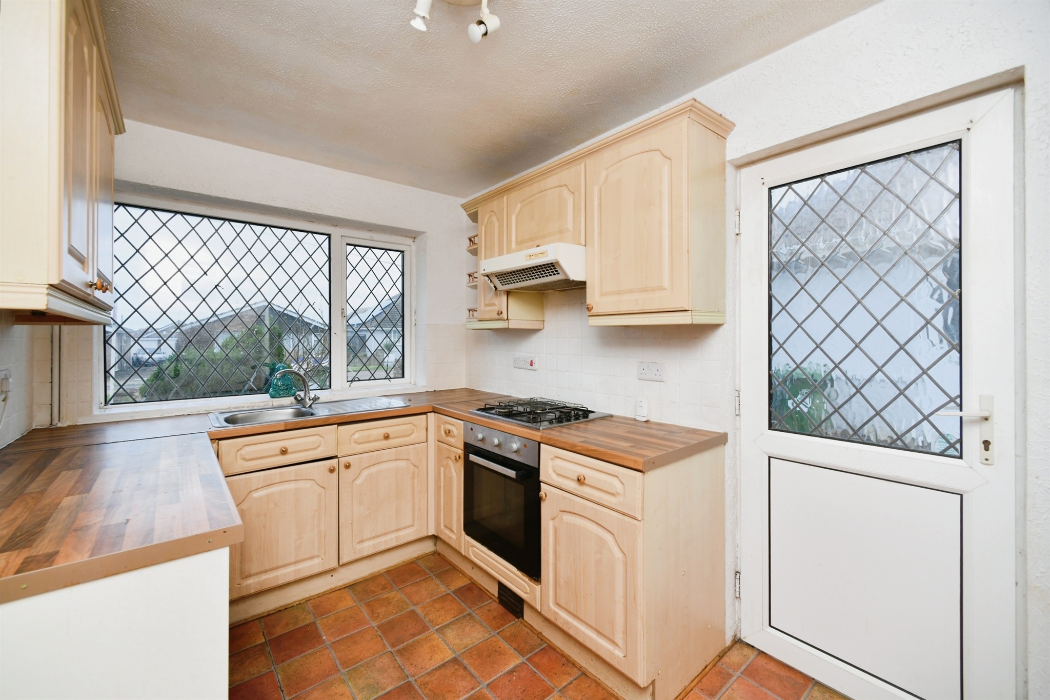 2 bed Semi-Detached Bungalow