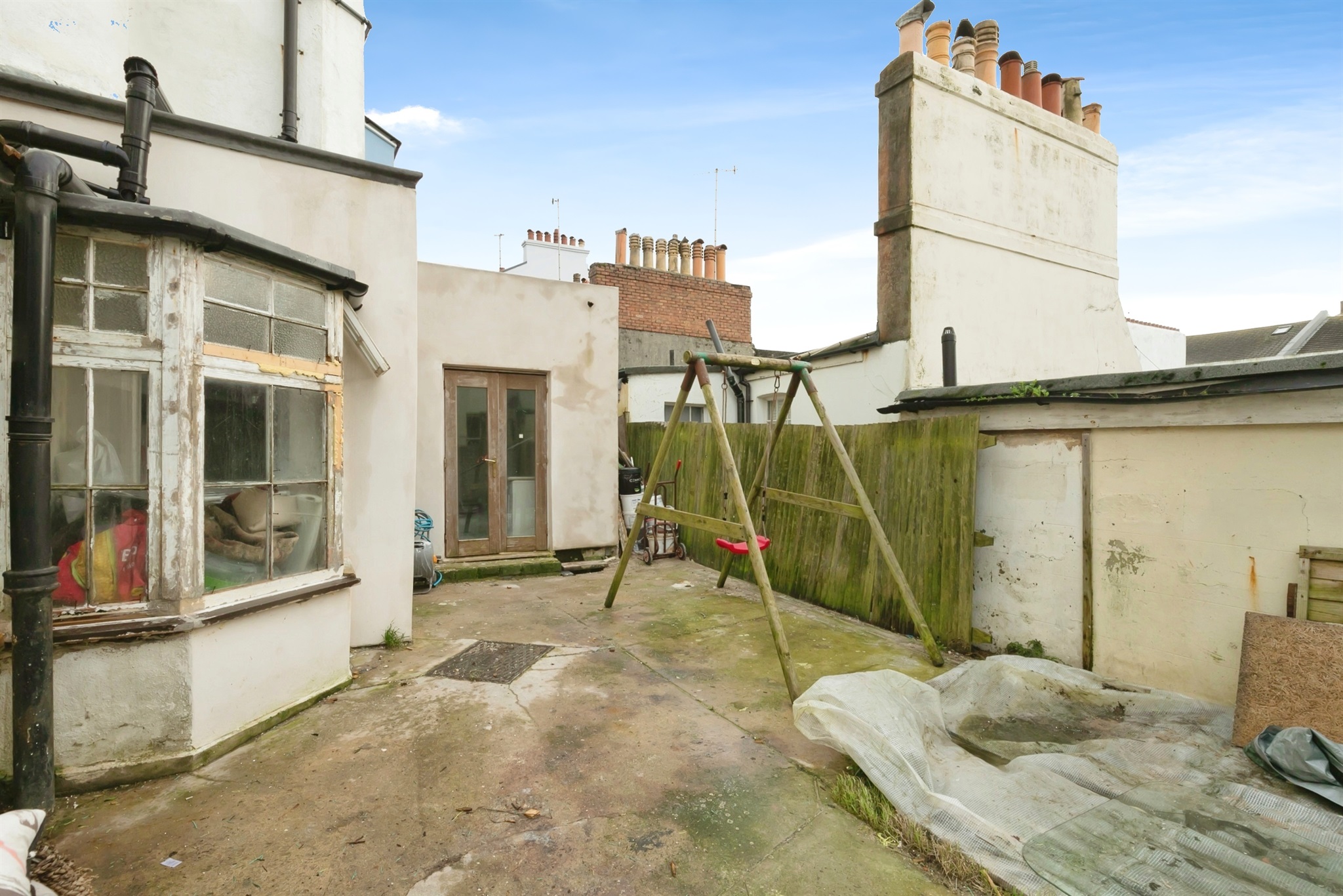 4 bed End of Terrace