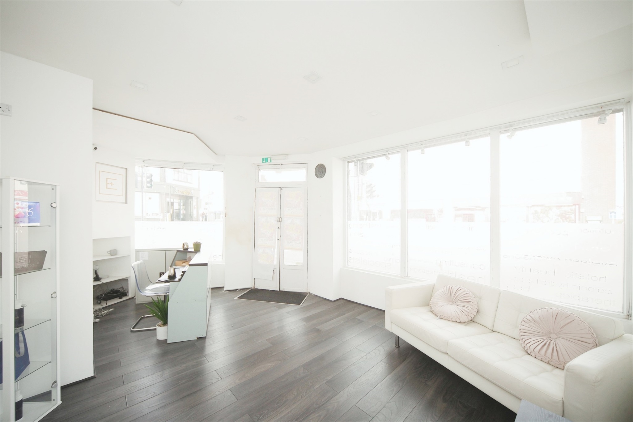 5 bed Retail Property (high street)
