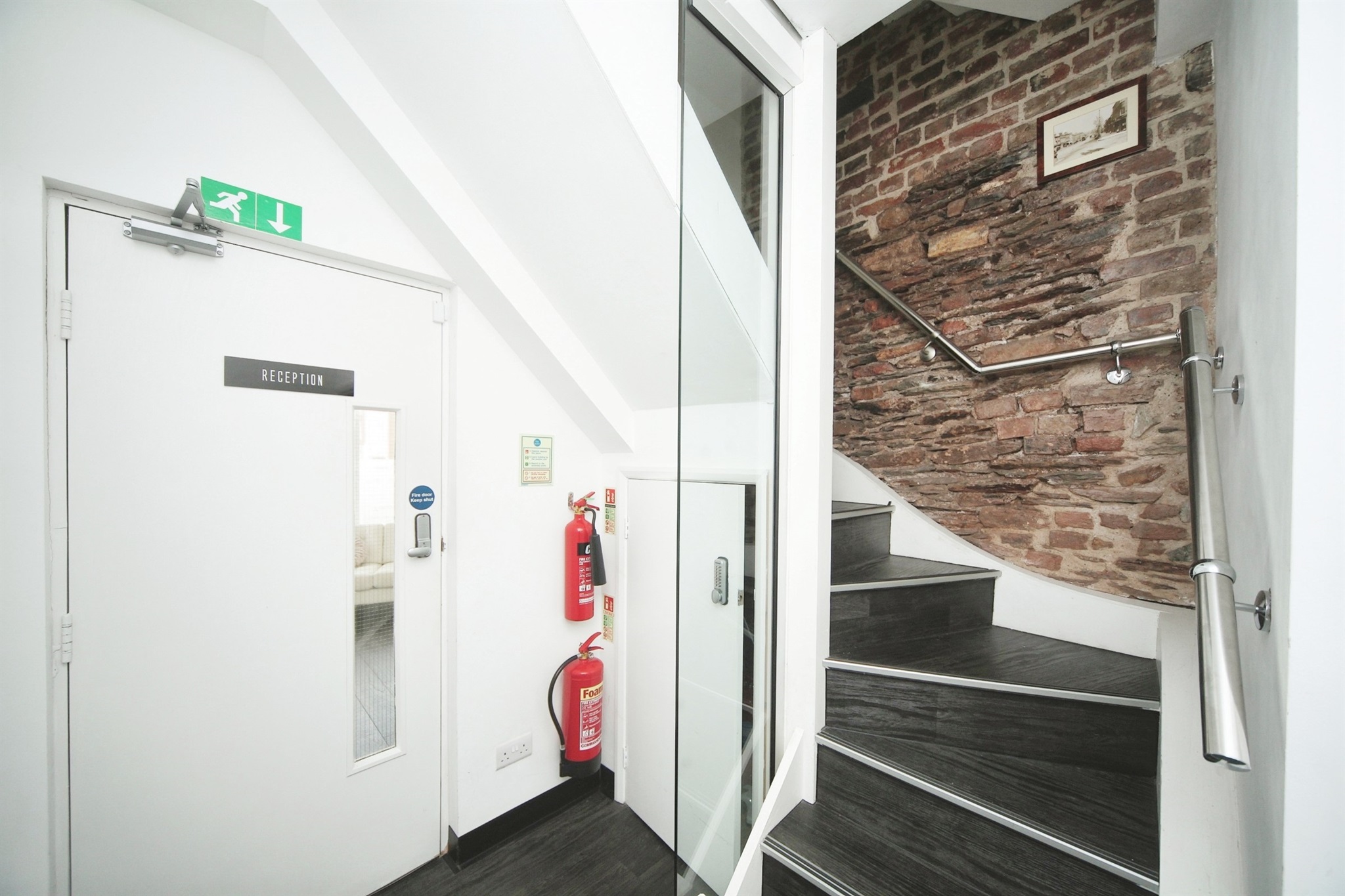 5 bed Retail Property (high street)