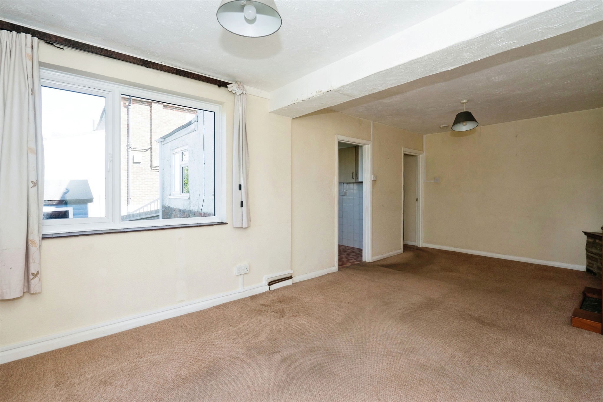 4 bed Semi-Detached