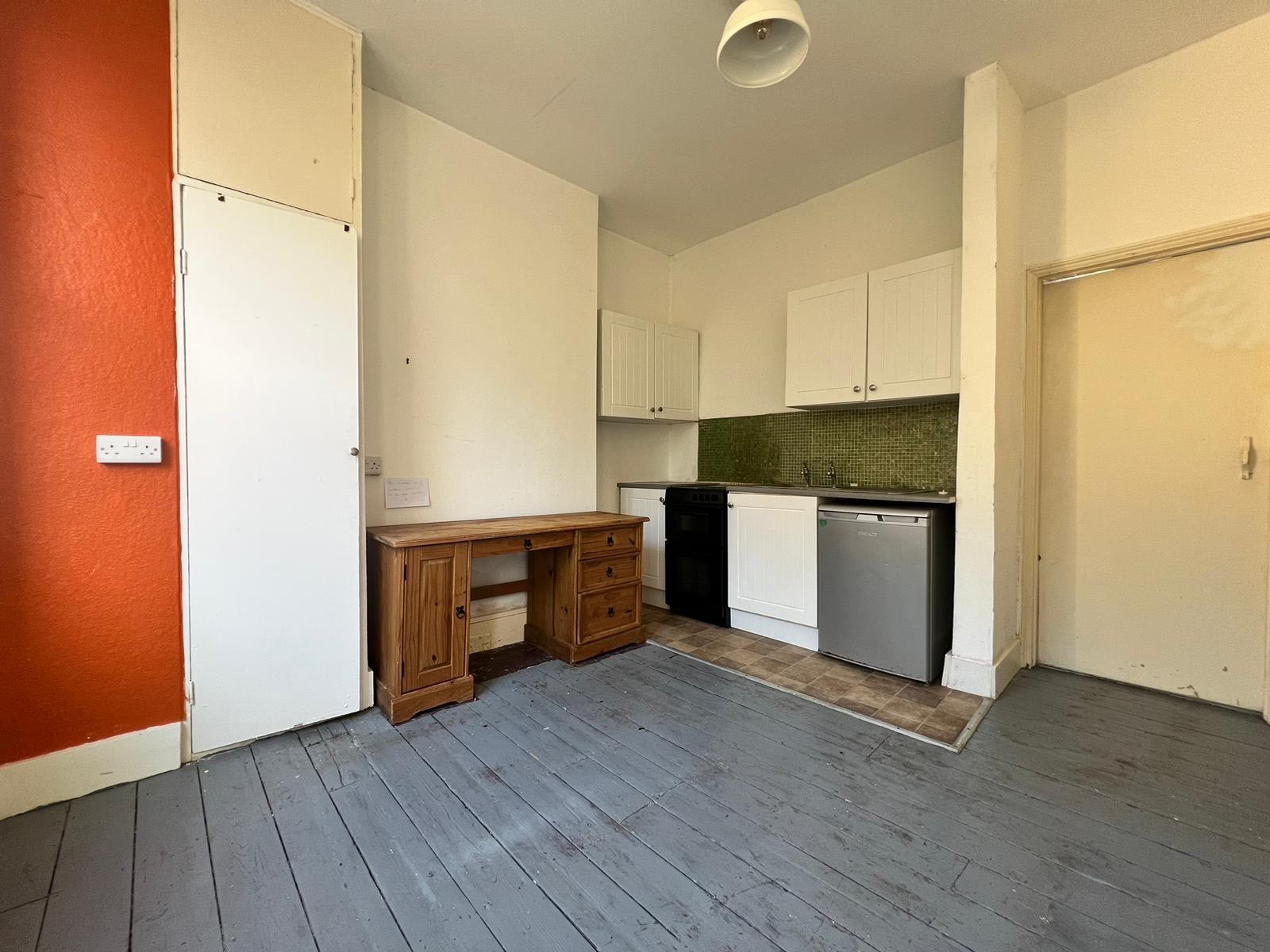 1 bed Ground Flat