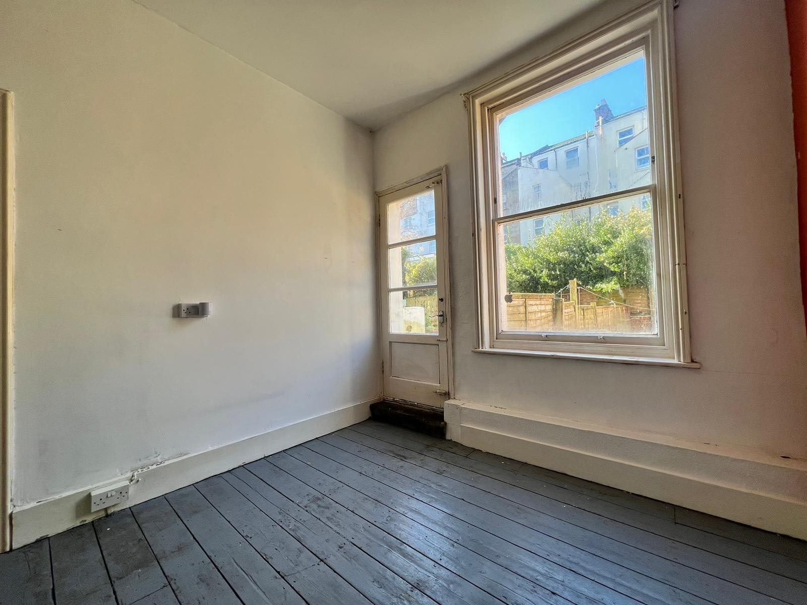 1 bed Ground Flat