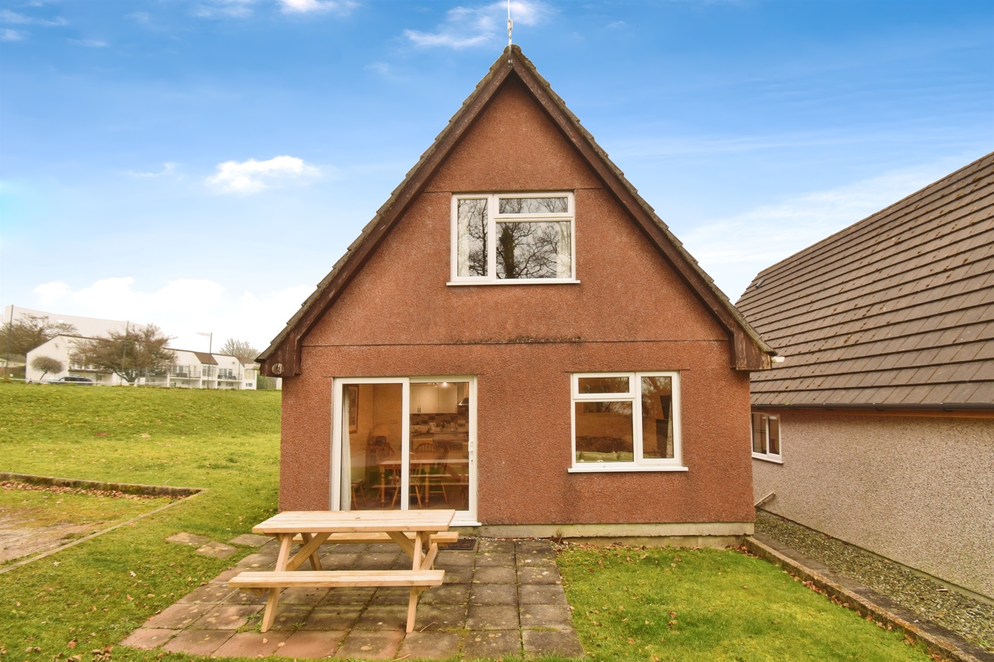 4 bed Guest House