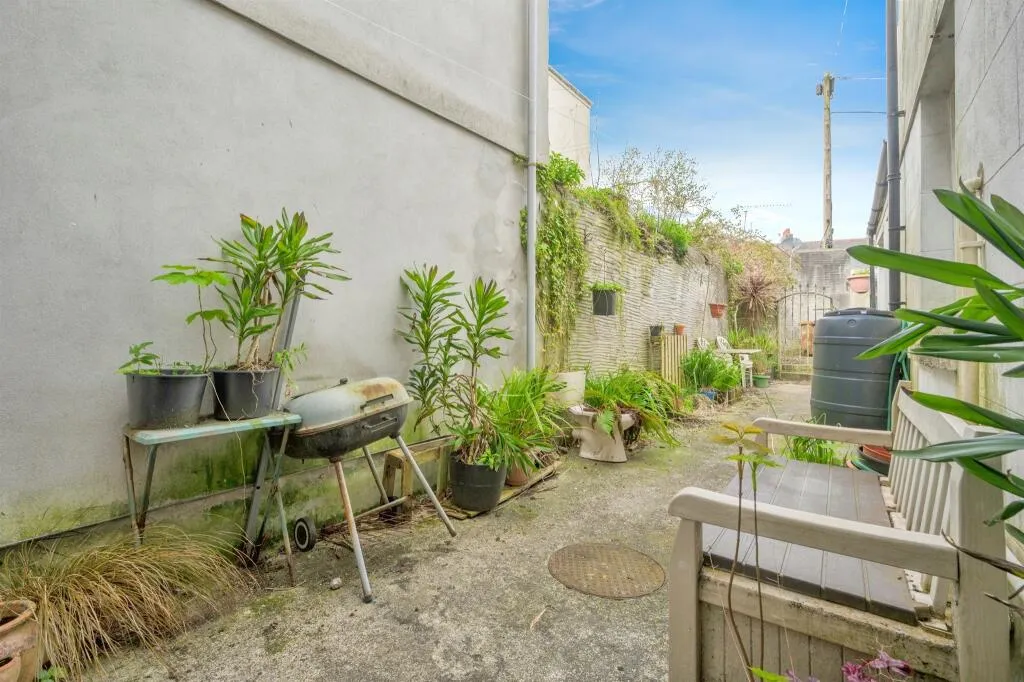 1 bed Apartment