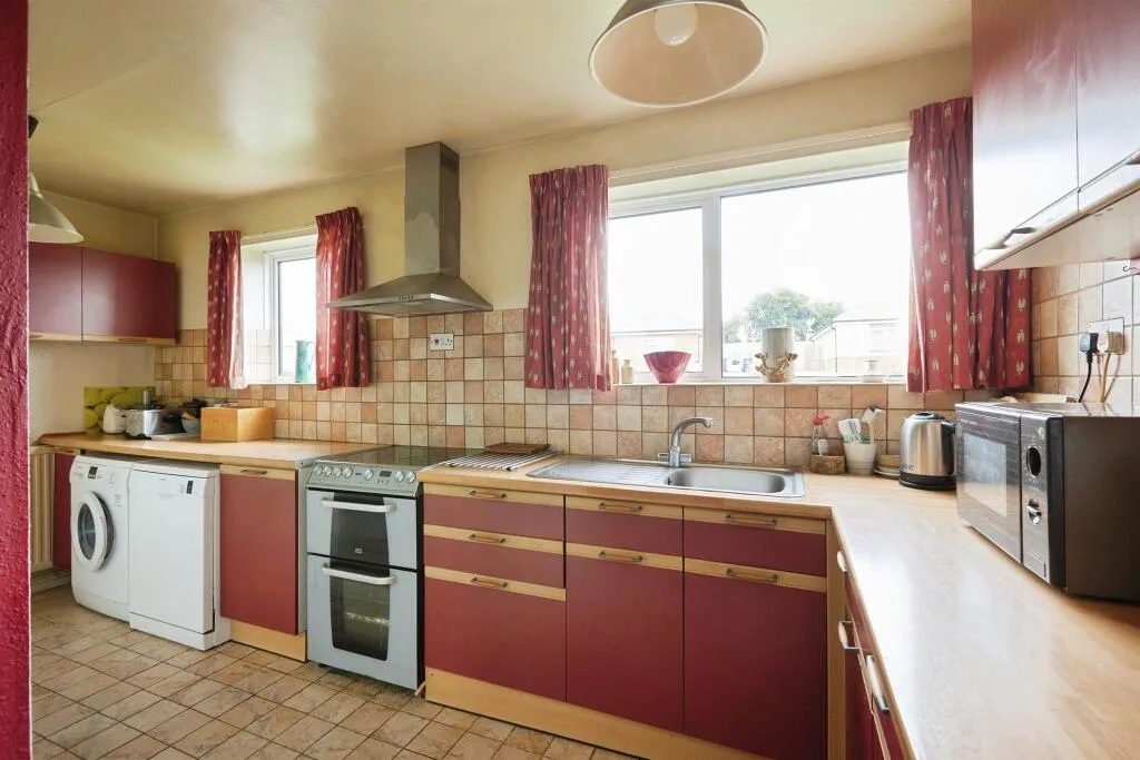 3 bed Semi-Detached