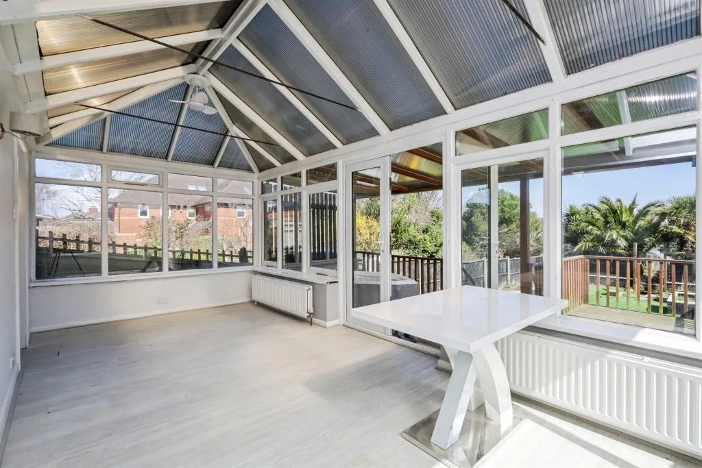 3 bed Terraced