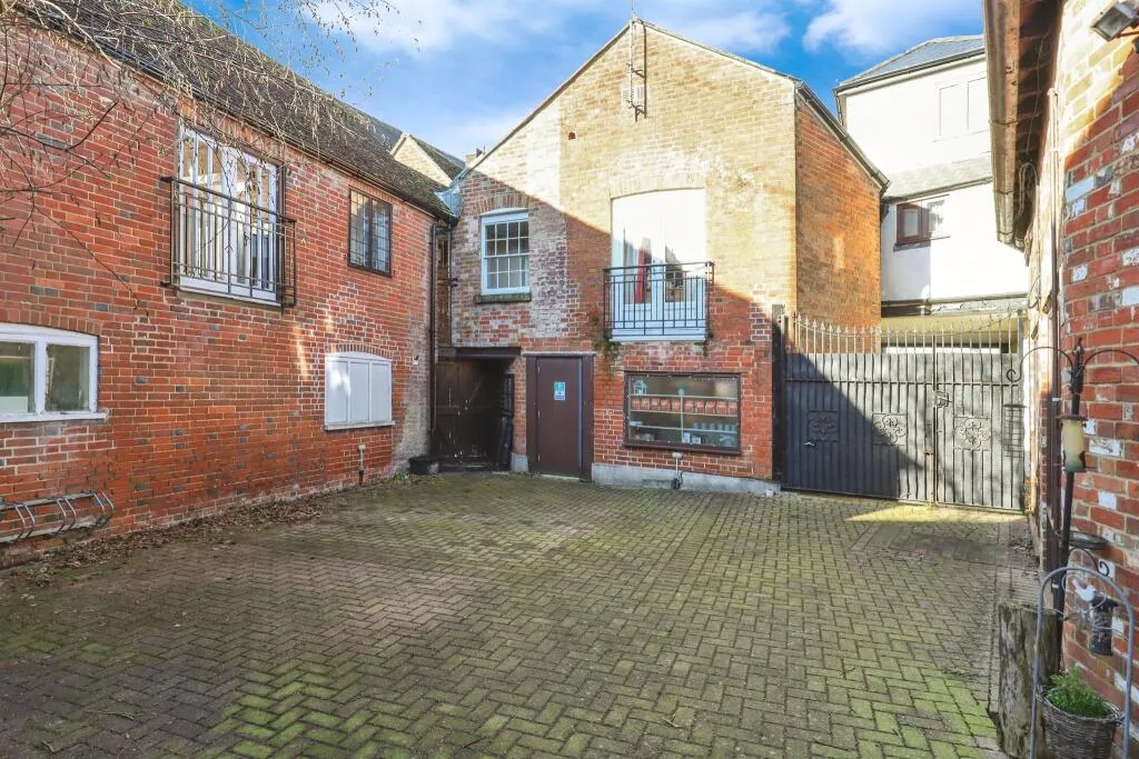 2 bed Mews