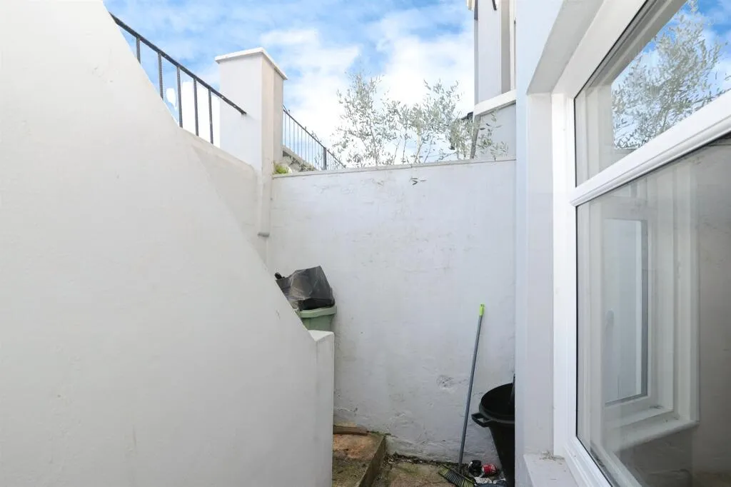 3 bed Terraced