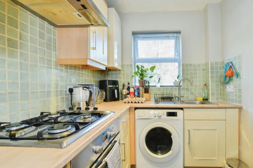 2 bed Ground Flat