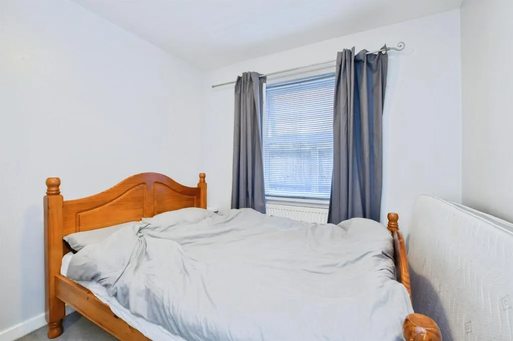 2 bed Ground Flat
