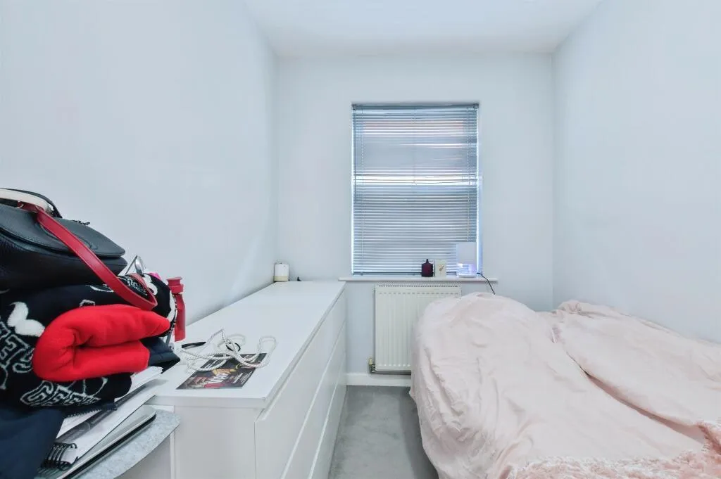 2 bed Ground Flat