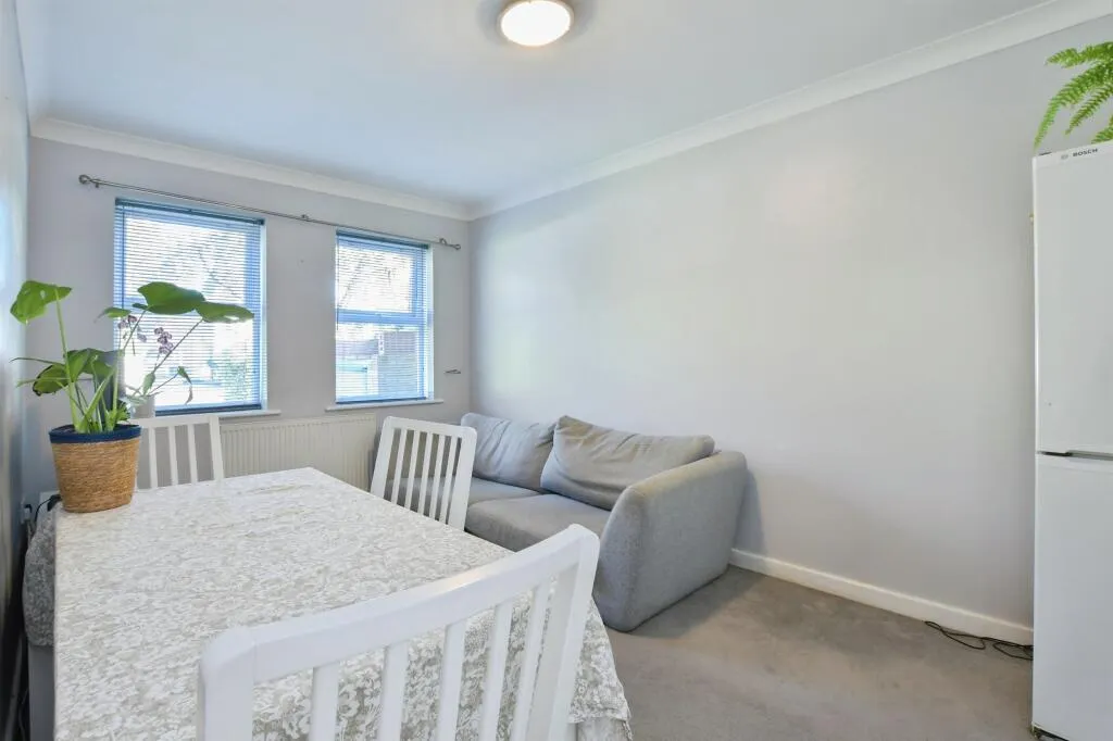 2 bed Ground Flat