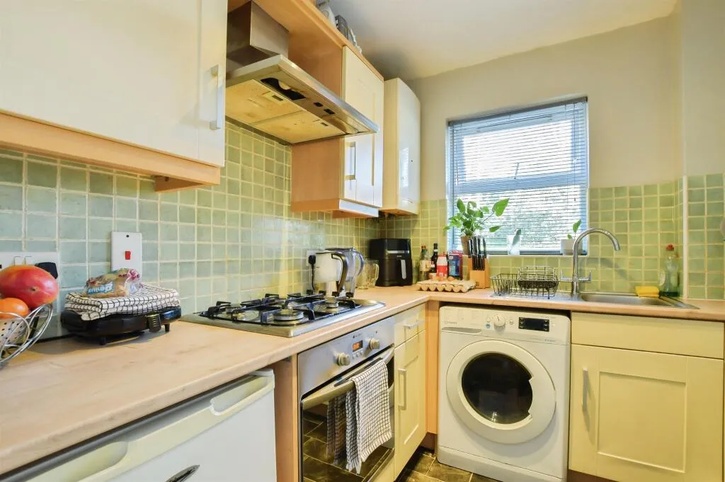 2 bed Ground Flat