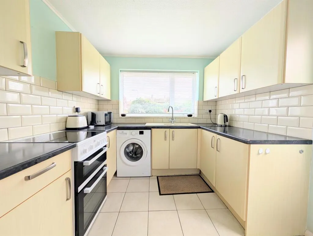 2 bed Semi-Detached Bungalow
