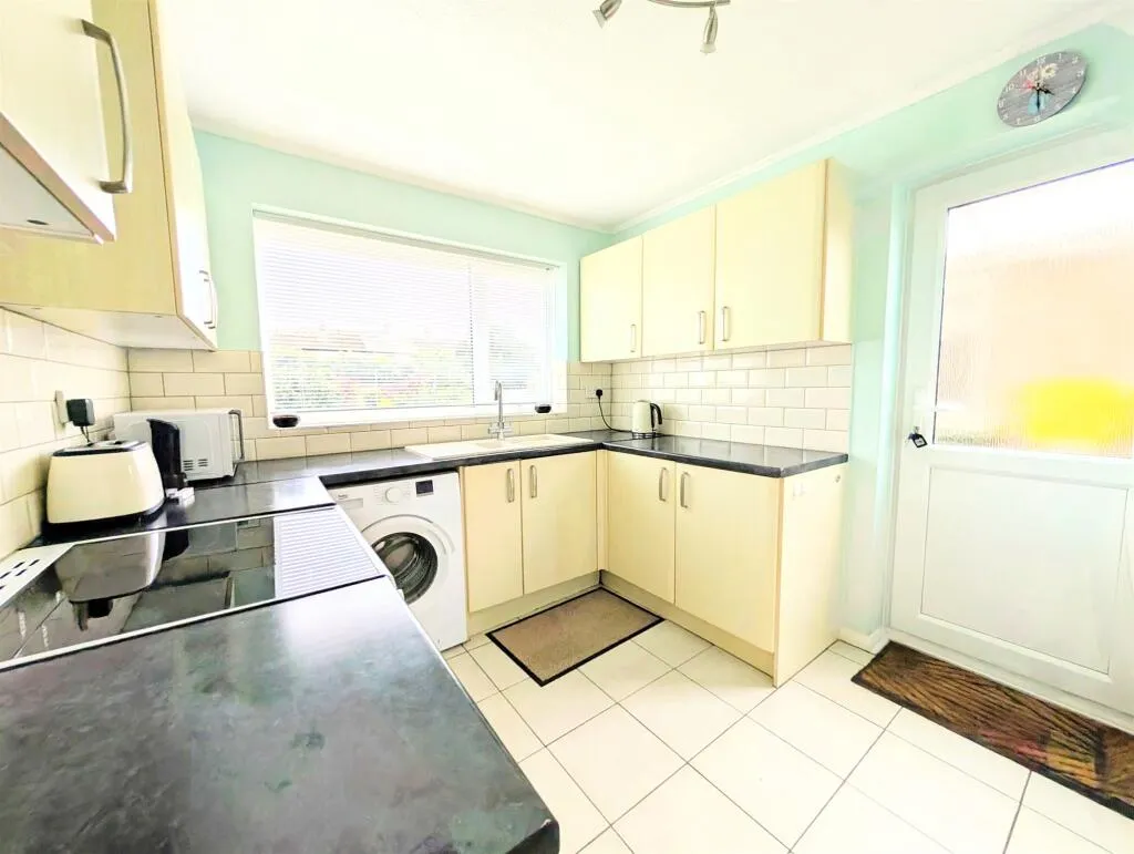 2 bed Semi-Detached Bungalow