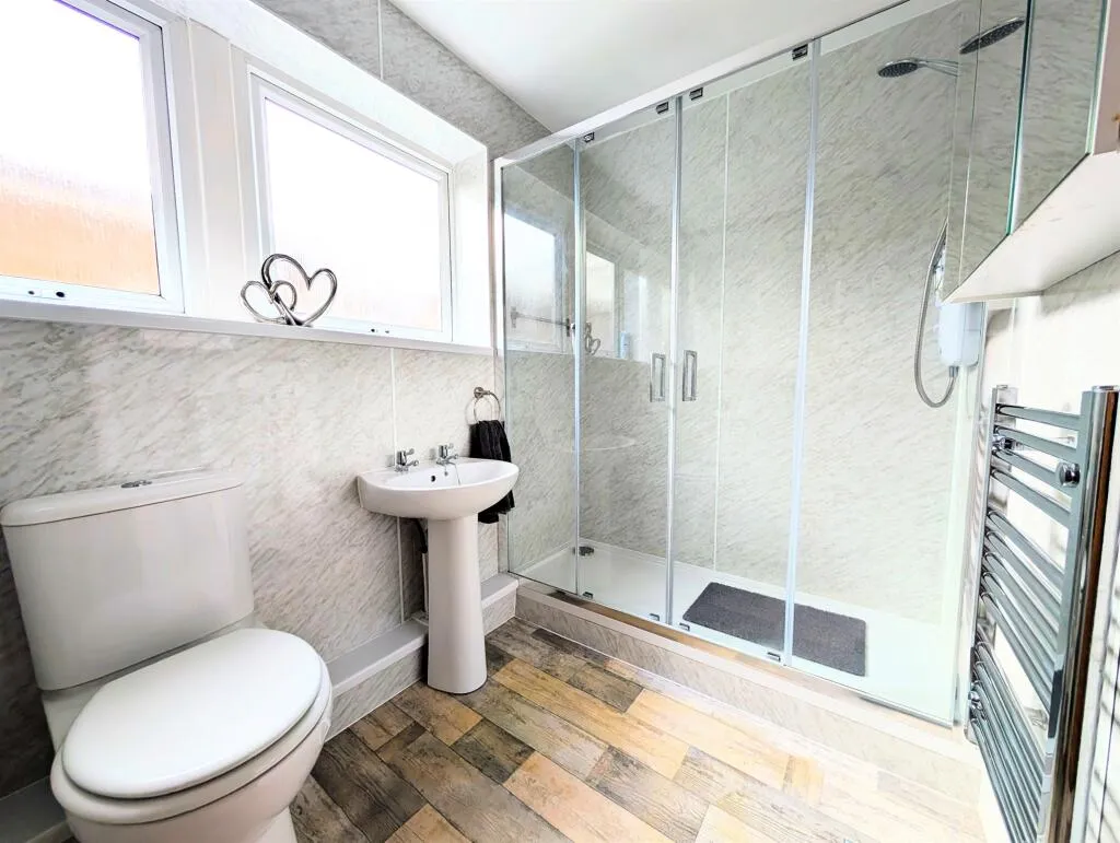2 bed Semi-Detached Bungalow