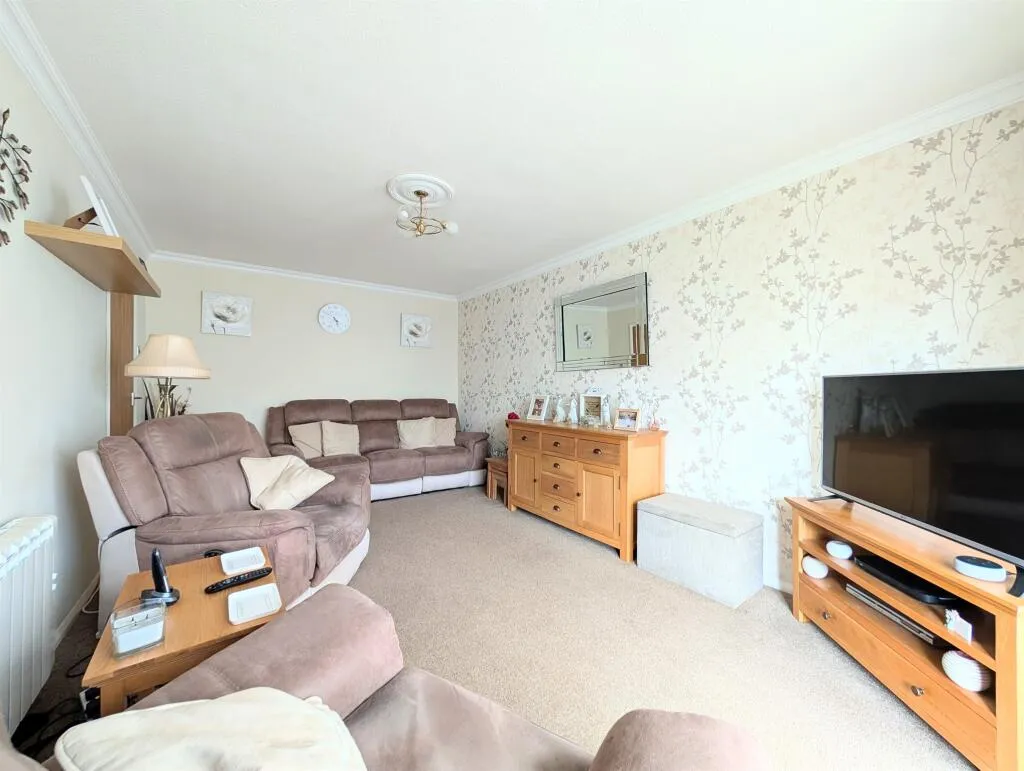 2 bed Semi-Detached Bungalow