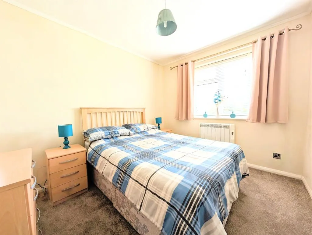 2 bed Semi-Detached Bungalow