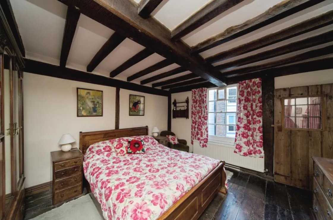 4 bed Character Property