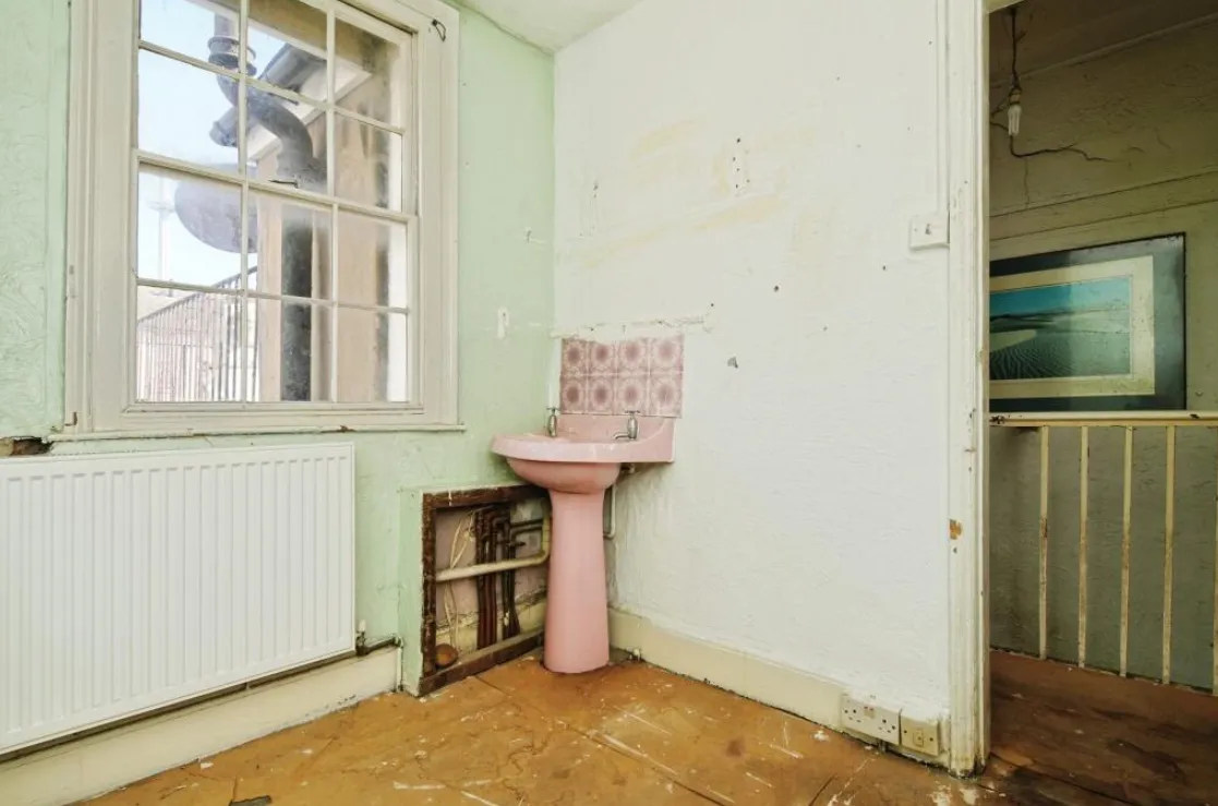 4 bed Maisonette