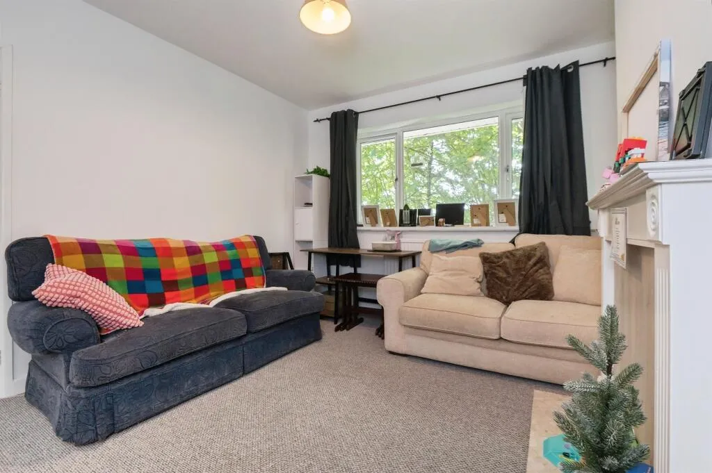 2 bed Maisonette