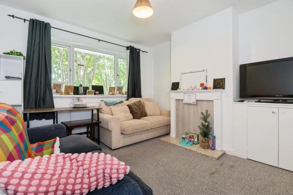 2 bed Maisonette