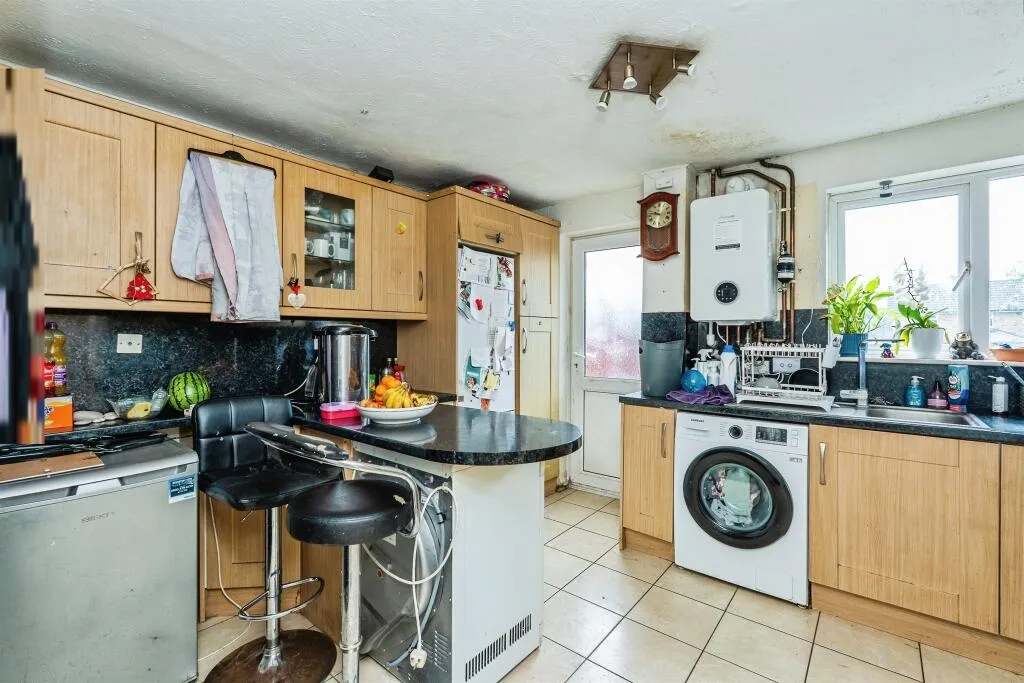 3 bed End of Terrace