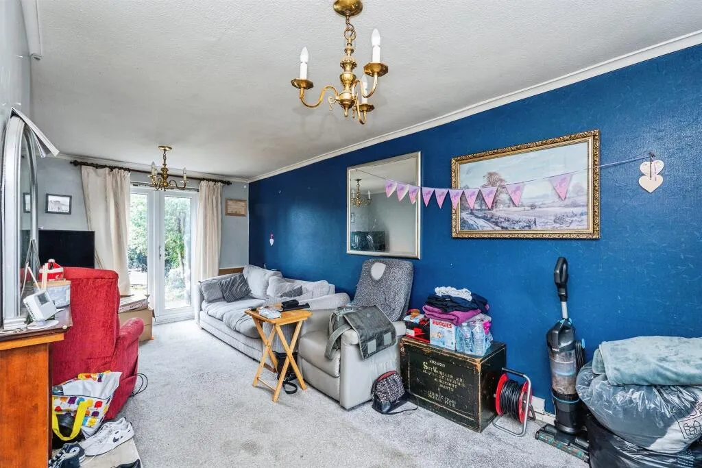 3 bed End of Terrace