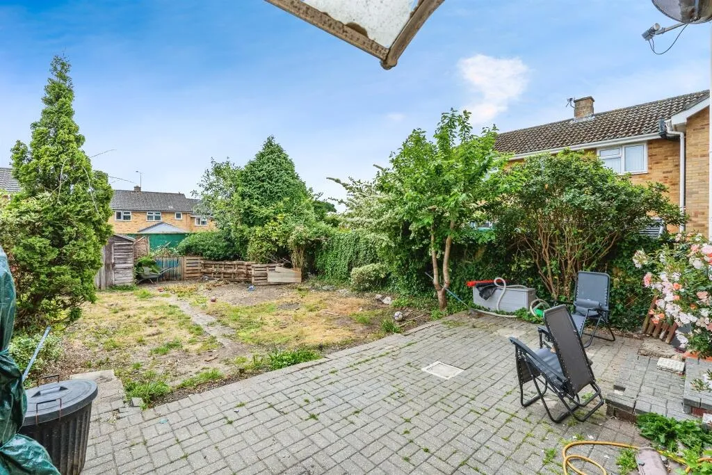 3 bed End of Terrace